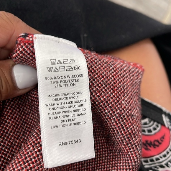 Ms. Diva Plus Color Block Sweater - Picture 5 of 5